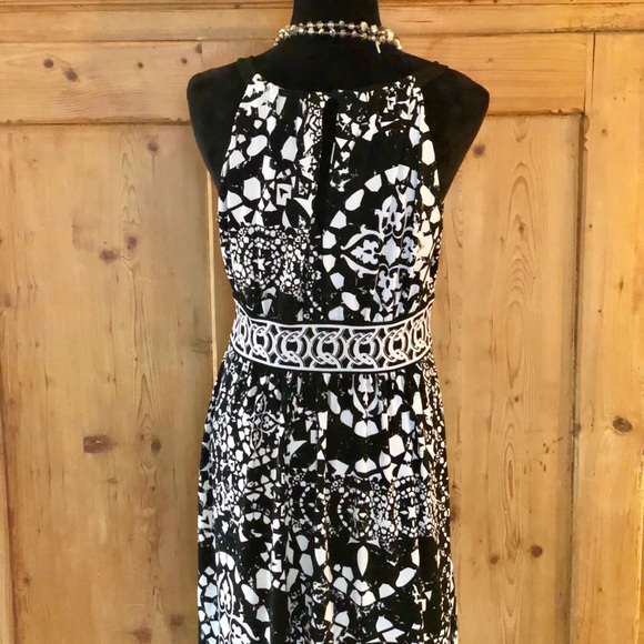 WHBM Black and White Patterned Sleeveless Dress - Picture 5 of 7